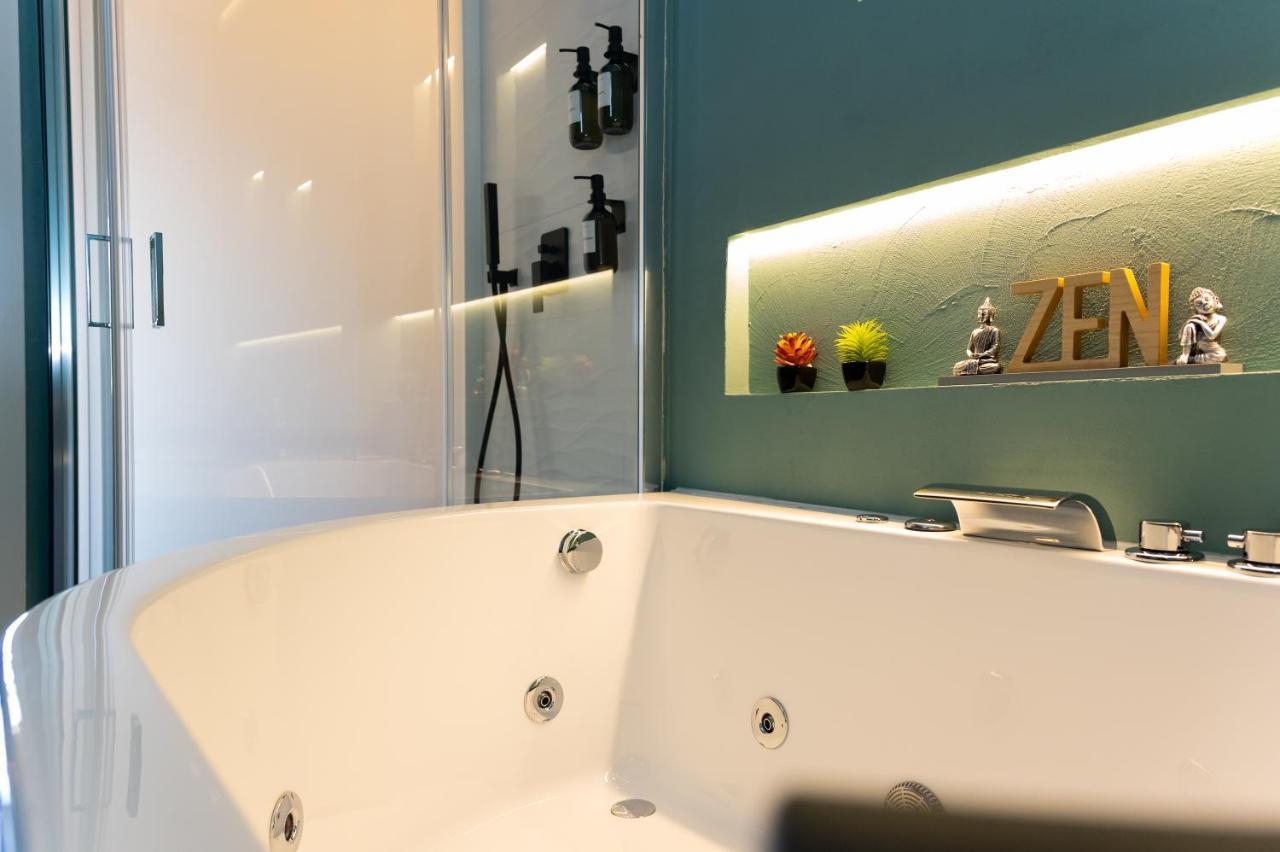 5 Sensi - Vasca Idromassaggio, Terrazzo, Fibra Ultraveloce, Parcheggio Coperto Su Richiesta Ξενοδοχείο Κοσέντζα Εξωτερικό φωτογραφία